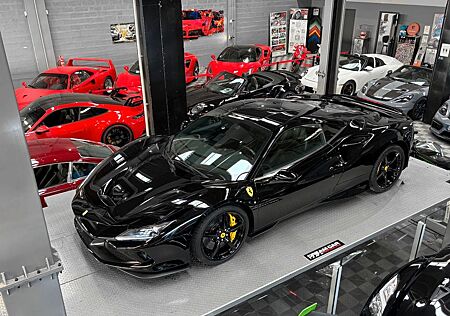 Ferrari F8 Tributo 1re main Carbone PPF