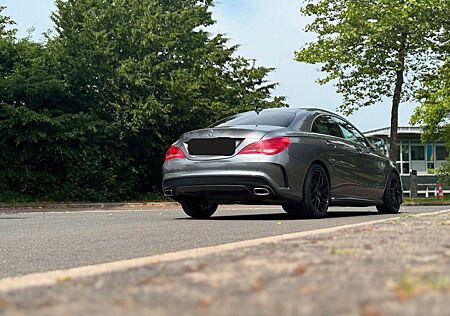 Mercedes-Benz CLA 200 AMG Line/AppleCarPlay/Android