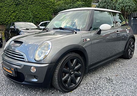 Mini Cooper S *SCHECKHEFT*Xenon*Pano*Garantie