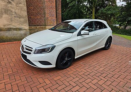 Mercedes-Benz A 180 CDI BlueEFFICIENCY Style DCT Style
