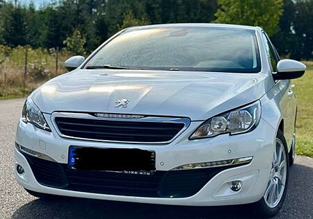 Peugeot 308 PureTech 130 Active, TÜV neu, Kamera, LED