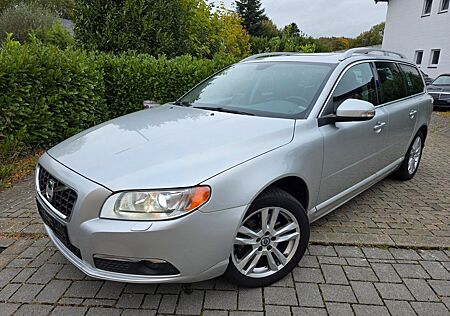 Volvo V70 2.0 D3 Kombi Summum Xenon Schiebedach Euro5