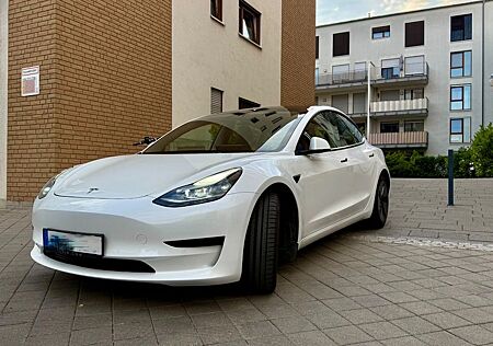 Tesla Model 3 Standard-Reichweite Plus RWD