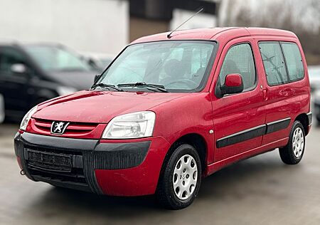 Peugeot Partner 1.4i AUS 1.HAND MIT WENIG KILOMETER!