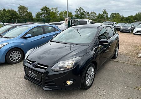 Ford Focus Turnier Titanium Motor/TÜV/Service NEU