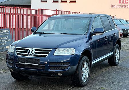 VW Touareg Volkswagen 3.0 TDI V6 4X4 LEDER NAVI AUTOMATIK AHK