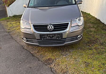 VW Touran Volkswagen 2.0 TDI DPF United United