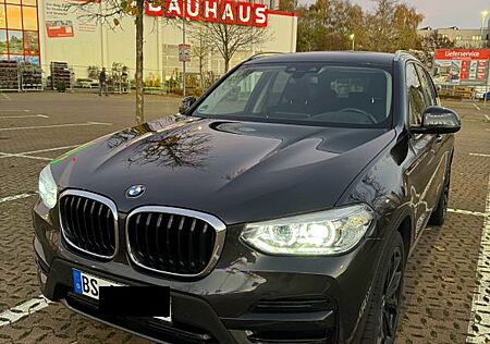 BMW X3 xDrive 20i HUD LED ALARM INSPEKTION + BREMSEN