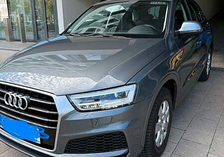 Audi Q3 1.4 TFSI S-tronic - 150 PS Metallic Grau