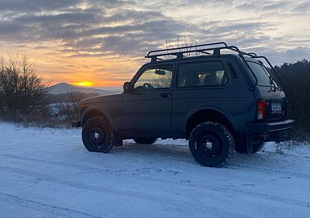 Lada Niva Legend Klima Shz Mike Sanders 1,9TAHK