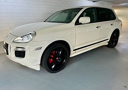 Porsche Cayenne GTS V8 PANORAMA 21 Zoll