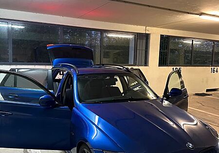 BMW 318i Touring -