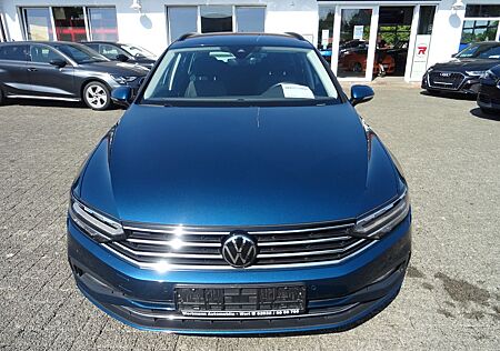 VW Passat Variant Volkswagen 1.5 TSI Business AHK Navi LED ACC