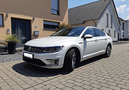 VW Passat Volkswagen 1.4 TSI DSG GTE Vollausstattung