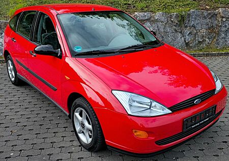 Ford Focus *44000KM*TÜV-REIFEN-KUPPLUNG-NEU!!!KLIMA