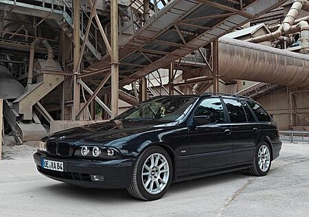 BMW 523i Touring -