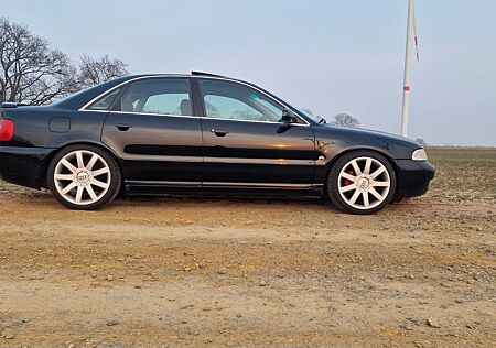 Audi A4 2.8 quattro -