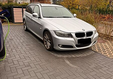 BMW 318i Touring Autom. Kurvenlicht, Xenon, Pano