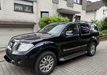 Nissan Pathfinder 3.0 V6 dCi Automatik LE
