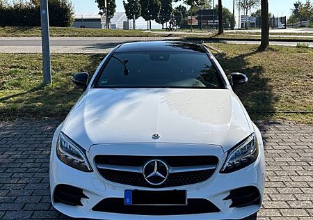 Mercedes-Benz C 200 Coupé/Vollausstattung/scheckheftgepflegt