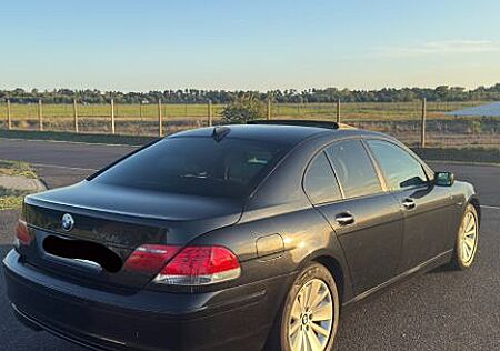 BMW 750i A -