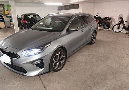 Kia Cee'd / Ceed 1.6 CRDi MHEV 100kW DCT Spirit ...