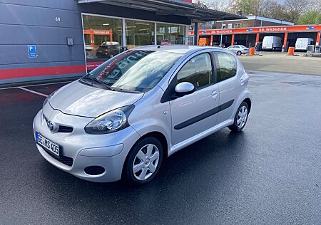 Toyota Aygo (X) Aygo (X) 1,0-l-VVT-i -