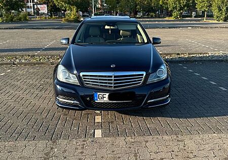 Mercedes-Benz C 200 BlueEFFICIENCY ELEGANCE ELEGANCE