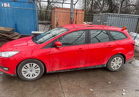 Ford Focus 2,0 TDCi 110kW PowerShift Busines Turn...