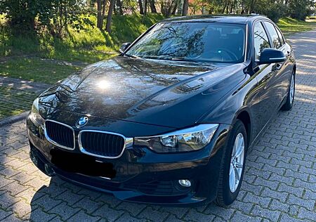 BMW 320i -