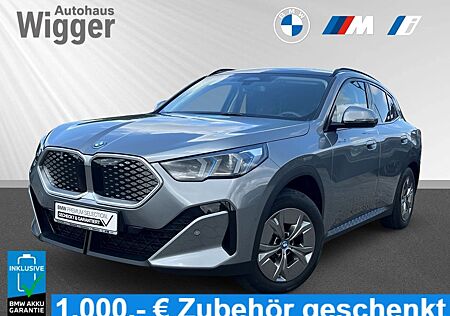 BMW iX2 xDrive30/HUD/Panoramadach/Navi/Leder/LED/ACC