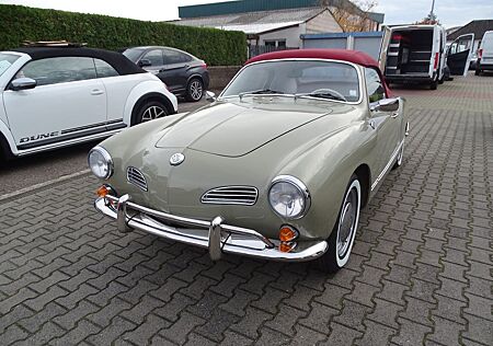 VW Karmann Ghia Volkswagen Cabrio vollständig restauriert