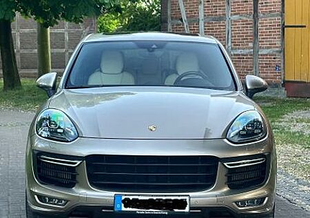 Porsche Cayenne GTS