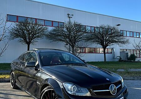 Mercedes-Benz C 63 AMG PERFORMACE PLUS