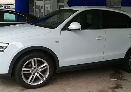 Audi Q3 2.0 TDI S LINE 1 Hand