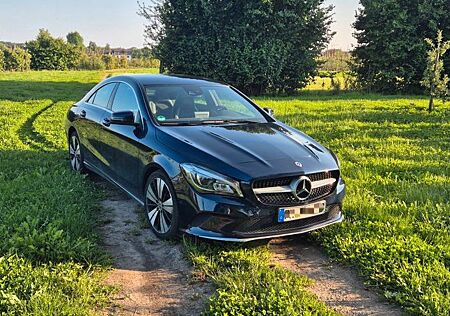 Mercedes-Benz CLA 180 d Keyless Go, LED