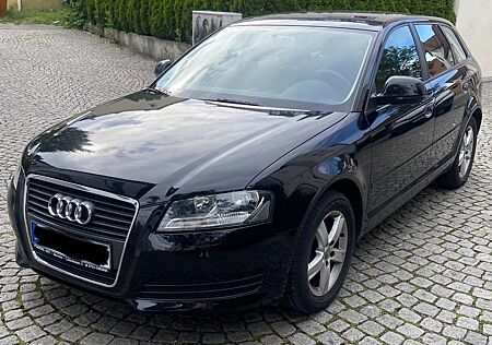 Audi A3 1.6 Sportback Attraction - 8fach bereift