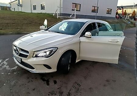 Mercedes-Benz CLA 180 Shooting Brake CLA 180 Urban Shootin...