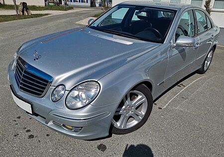 Mercedes-Benz E 200 + K+Automatik+Navi+SHZ+PDC
