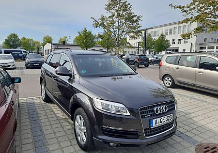 Audi Q7 3.0 TDI (DPF) quattro tiptronic -7 Sitzen