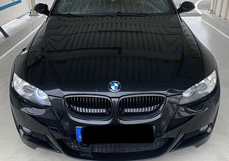BMW 325xi Coupé - M-Paket Aut.