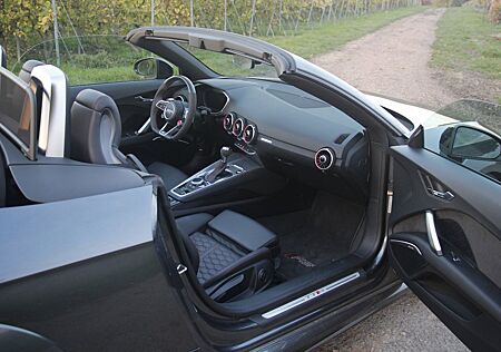 Audi TT RS Roadster B&O Matrix Navi 20" Lackschutz ..