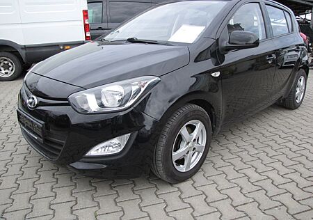 Hyundai i20 5 Star Edition Klimaanlage Kette + TÜV NEU