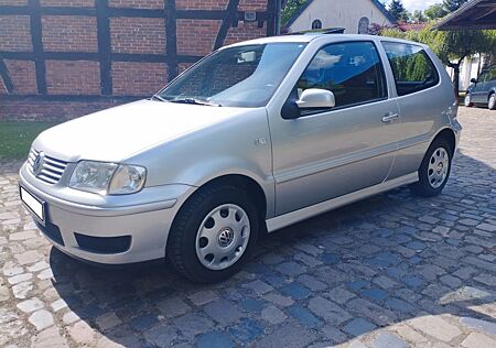 VW Polo Volkswagen Edition,ABS,AIRBAG,HANDY-FSE,SERVO