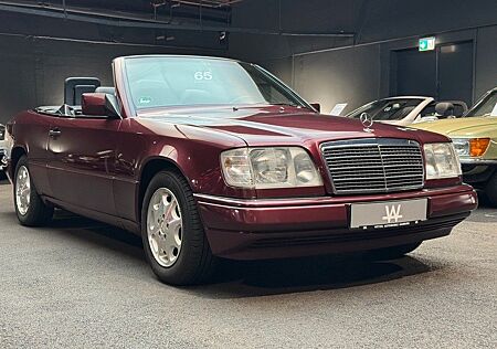 Mercedes-Benz 220 (C124) CABRIOLET