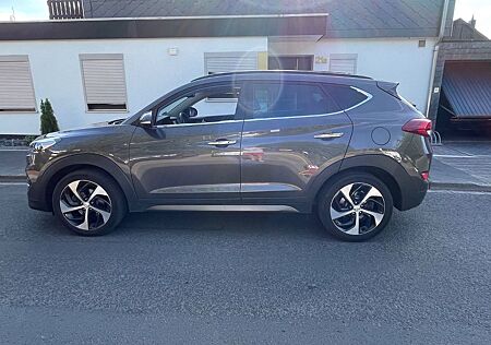 Hyundai Tucson 2.0 CRDi Premium 4WD, Garantie