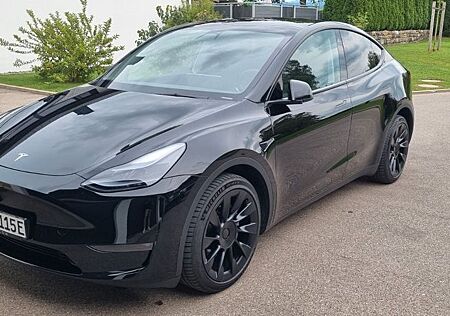 Tesla Model Y Long Range Dual Motor AWD Black 20 Zoll