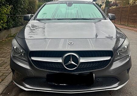 Mercedes-Benz CLA 180 d -