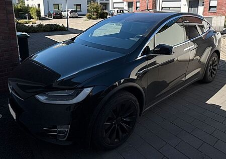 Tesla Model X 75D