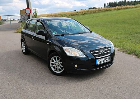 Kia Cee'd / Ceed 1.6 CRDi 90PS / Neu tüv 10/27